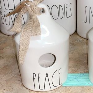 Sold💖 Rae Dunn birdhouse